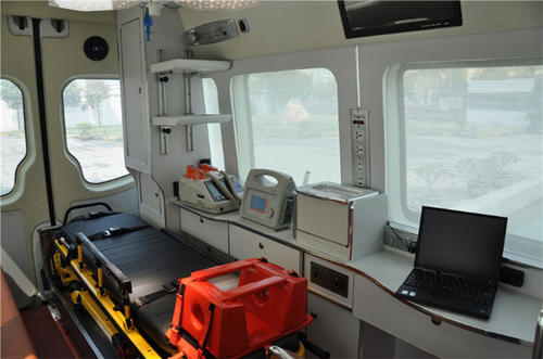 六安救护车内部
